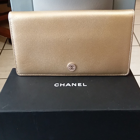 NWOT PrettyAuthentic Chanel Lambskin Wallet France - Picture 2 of 8